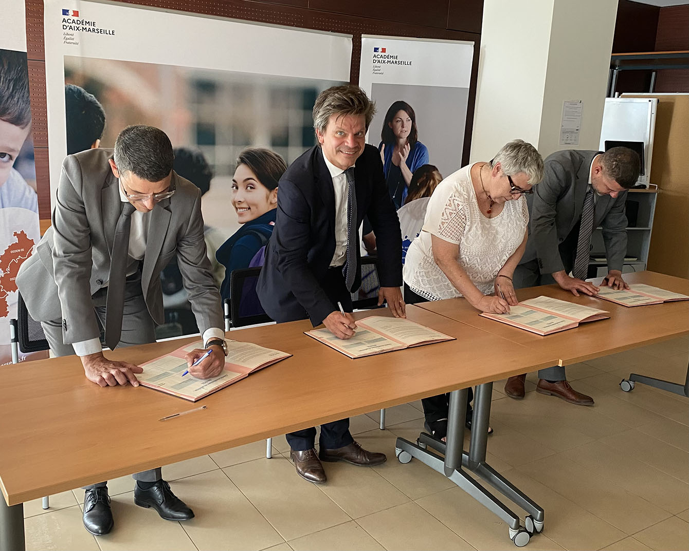 Signature de la charte académique de pilotage des EPLE | Académie d'Aix