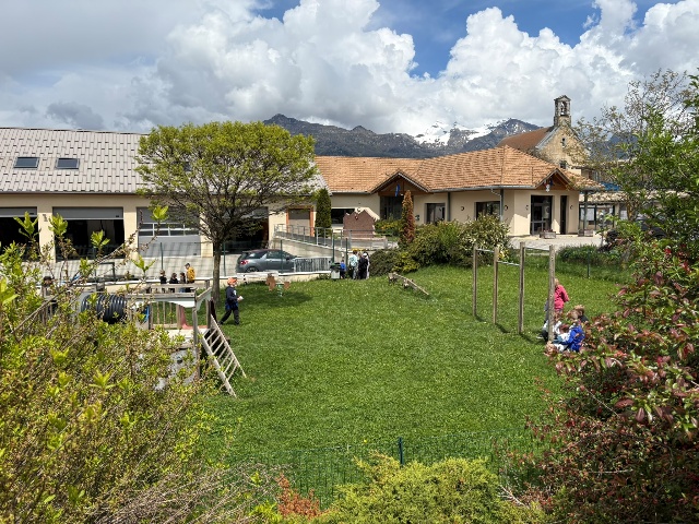 Ecole de Saint Laurent du Cros
