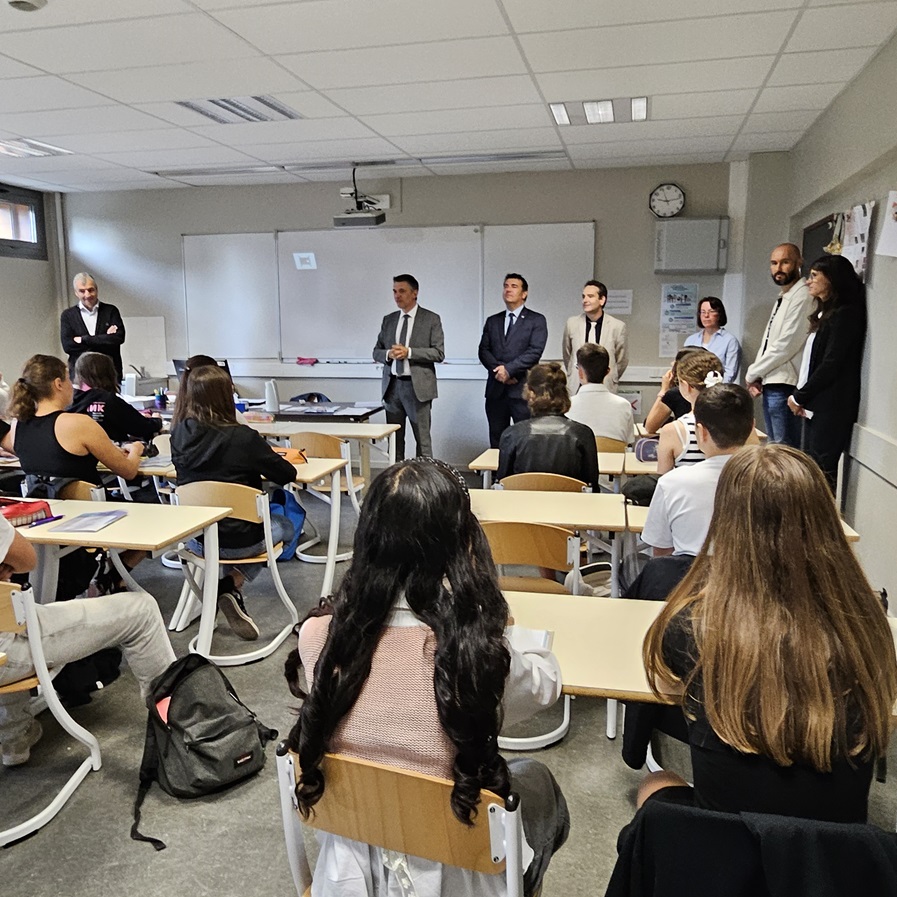 Monsieur le DASEN des Hautes-Alpes visite le collège de Saint Bonnet en Champsaur