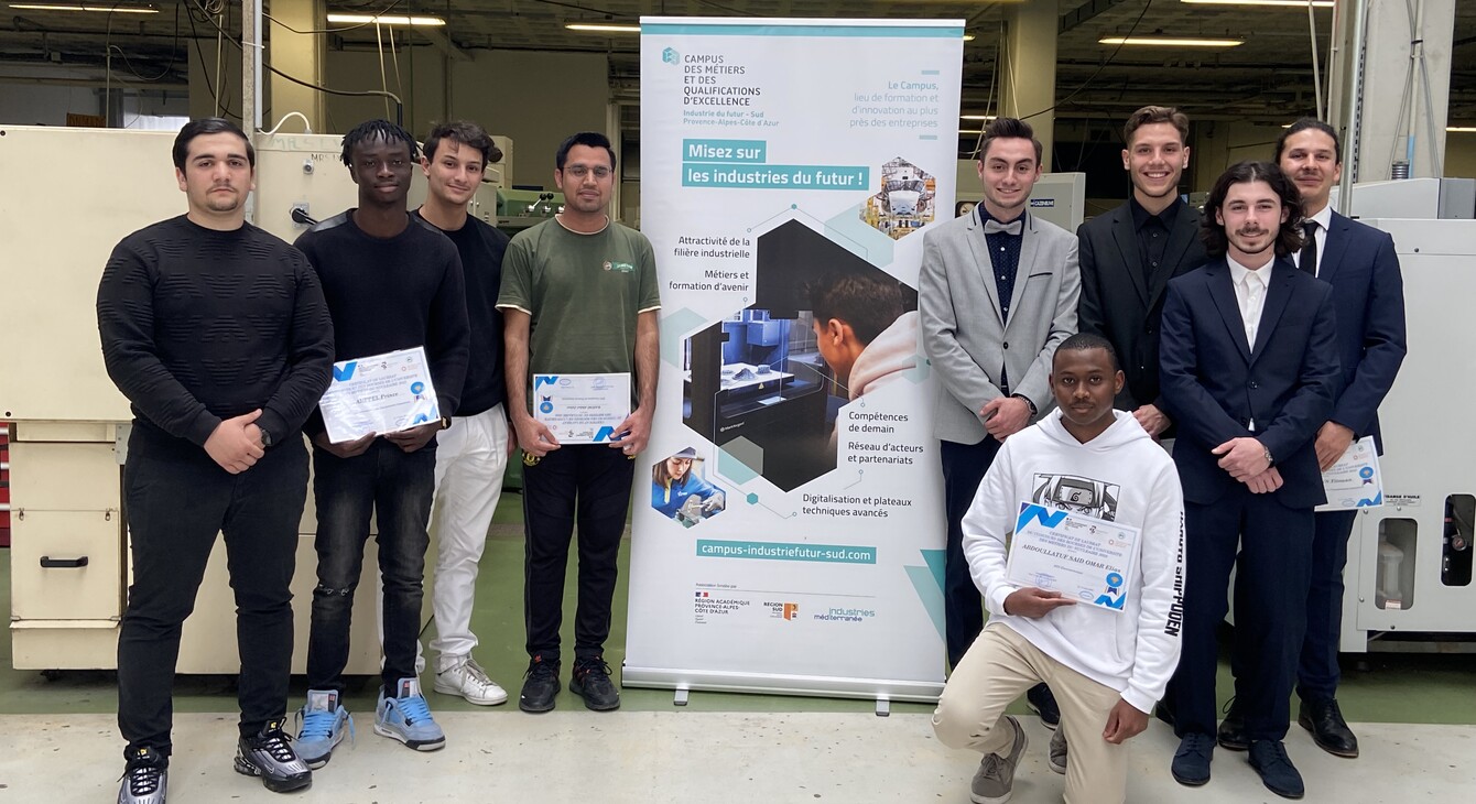 5 élèves du lycée Jean Perrin obtiennent une bourse de l’Université des Métiers du nucléaire 5 élèves du lycée Jean Perrin obtiennent une bourse de l’Université des Métiers du nucléaire
