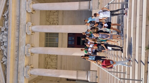Des élèves de 4ème du collège Gaston Defferre visitent le palais de