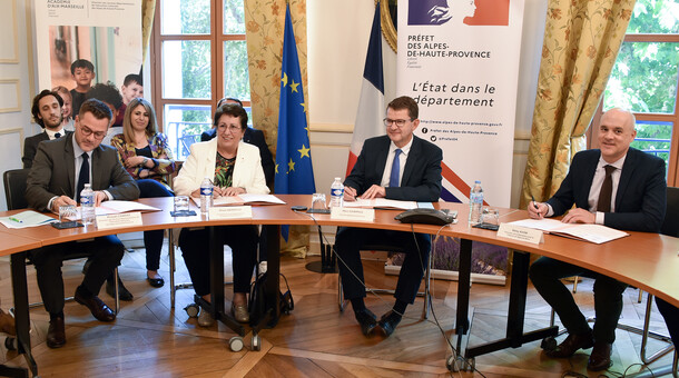 signature de la Convention lutte contre violences scolaires