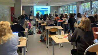 Assemblée des participants au séminaire face aux intervenants
