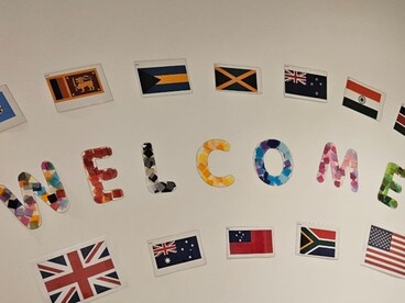 Affiche Welcome + drapeux des pays anglophones